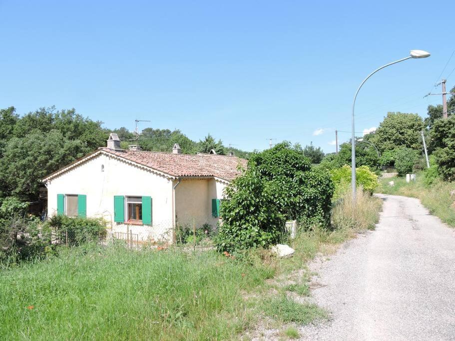 Chateaudouble : Appartement Au Calme Bagian luar foto