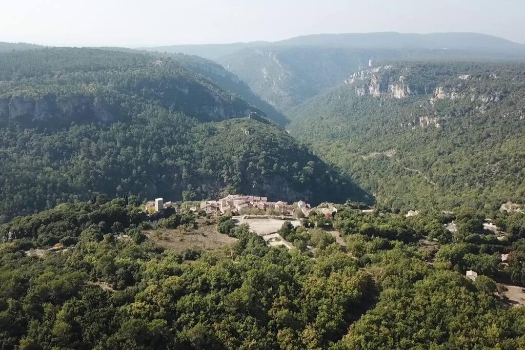 Chateaudouble : Appartement Au Calme Bagian luar foto